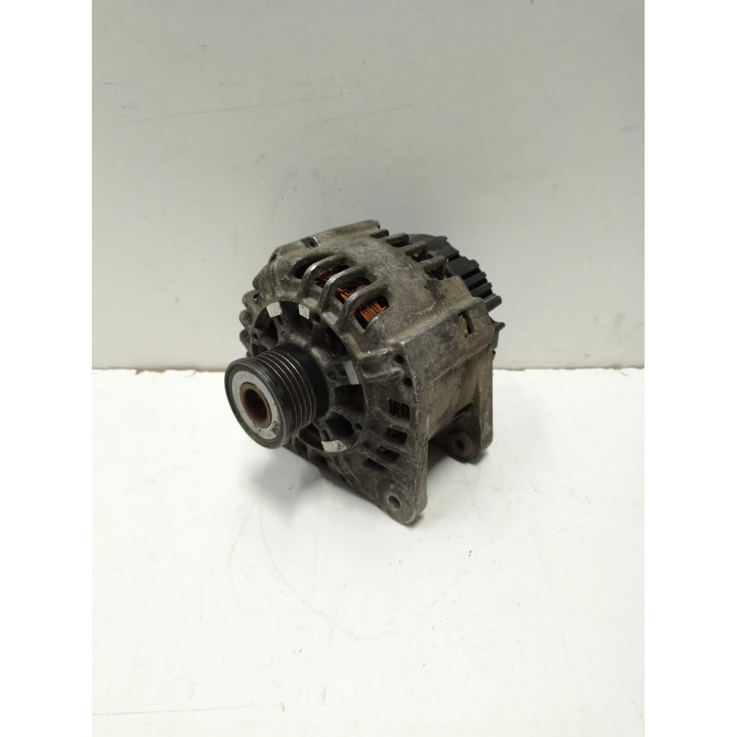 Alternateur  pour RENAULT Clio III 5 Portes 1.4 i 16V 98cv