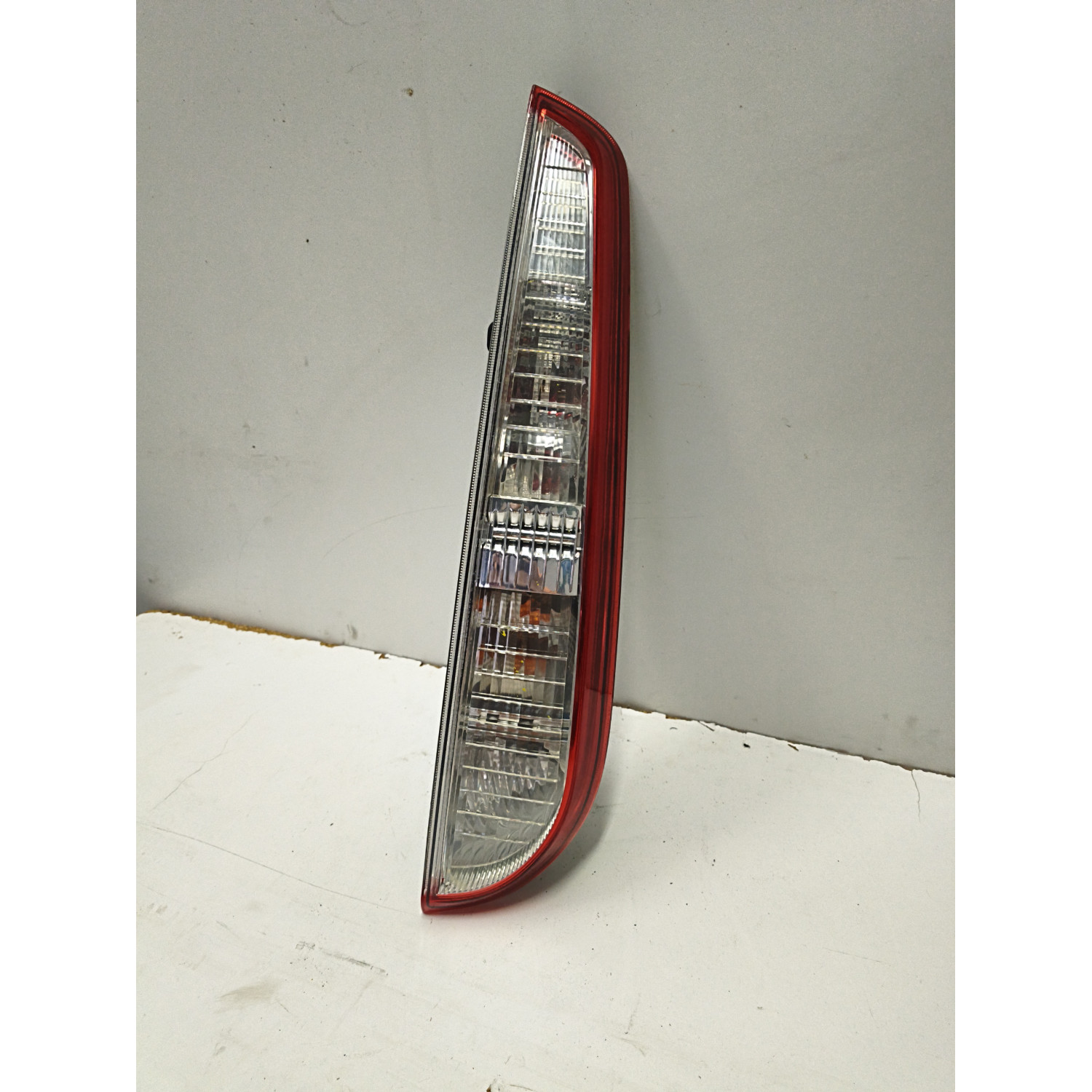 Feu arrière droit  pour FORD Focus II Phase 2 Berline 1.6 TDCi DPF 90 cv