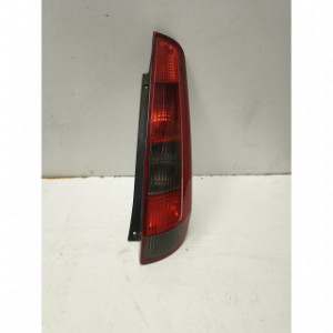 Feu arrière droit  pour FORD Fiesta V 1.3 i 70cv