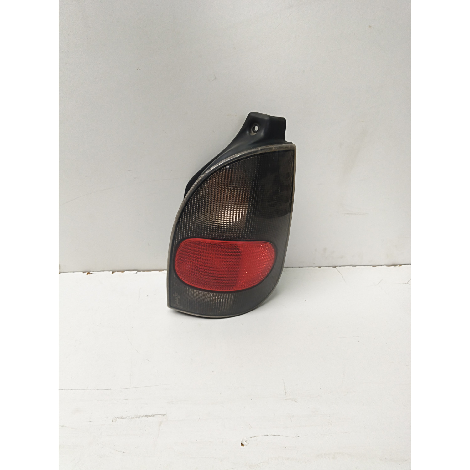 Feu arrière droit  pour RENAULT Espace III 2.2 dT 115cv