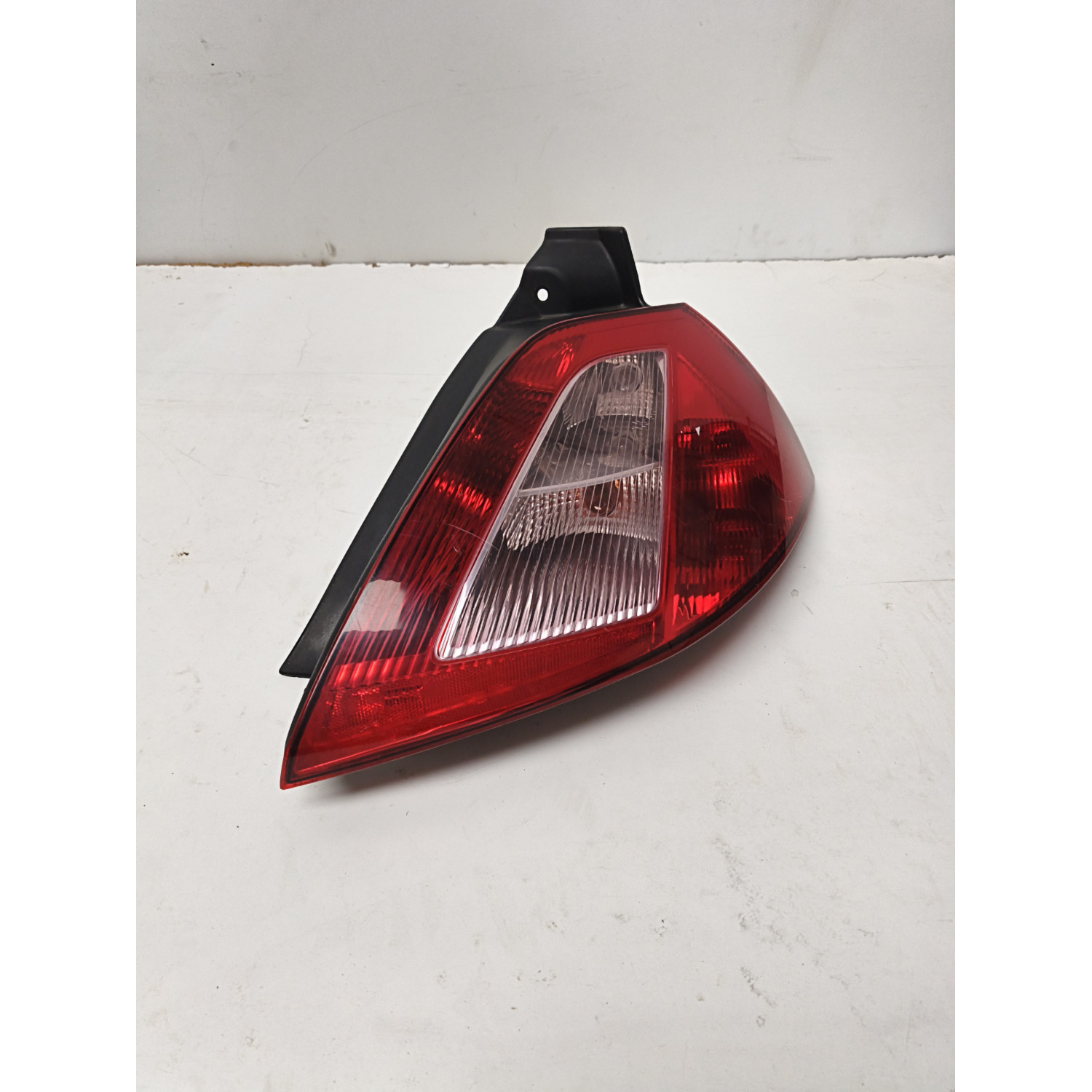 Feu arrière droit  pour RENAULT Mégane II 1.4 i 16V 98cv