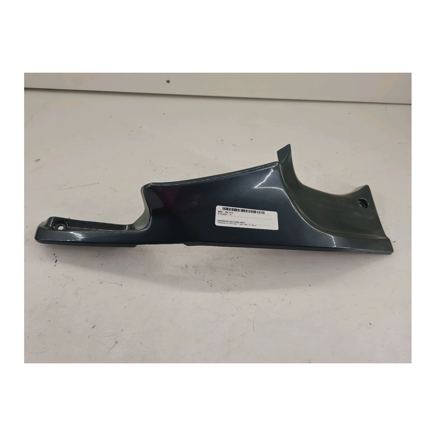 élargisseur d'aile avant droit  pour KAWASAKI ZZR 600