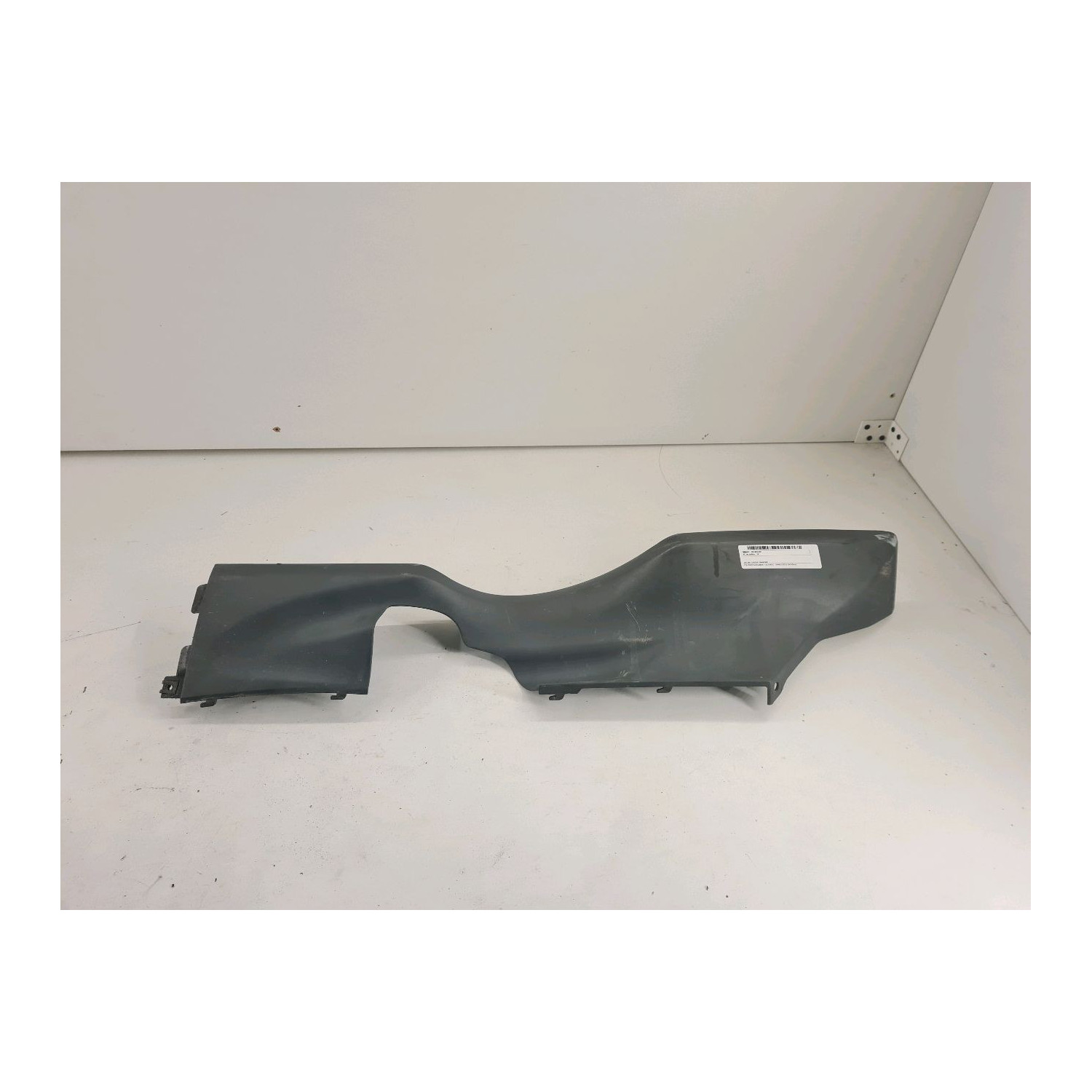 Bas de caisse gauche  pour SUZUKI BURGMAN 125