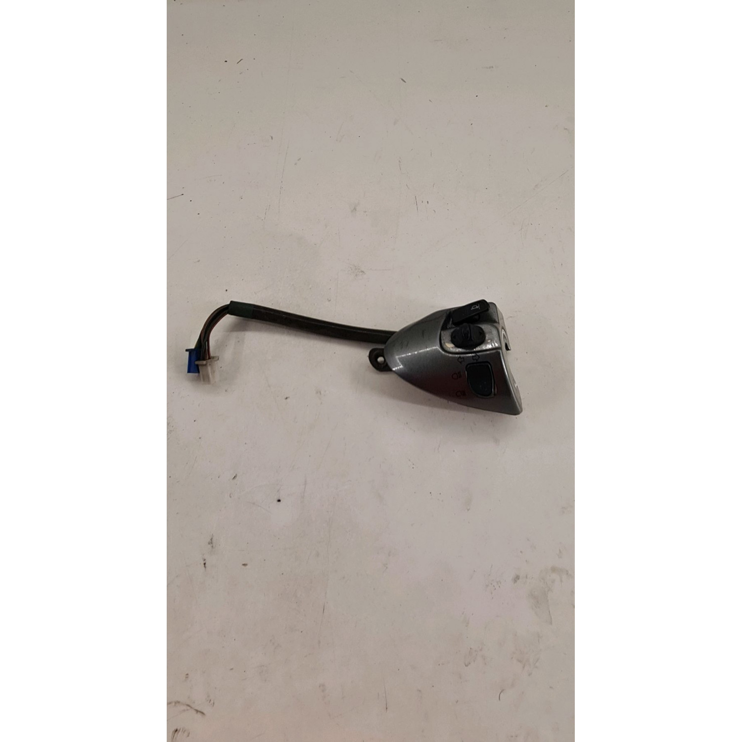 Commodo gauche gestion de l'éclairage  pour MBK FLAME X