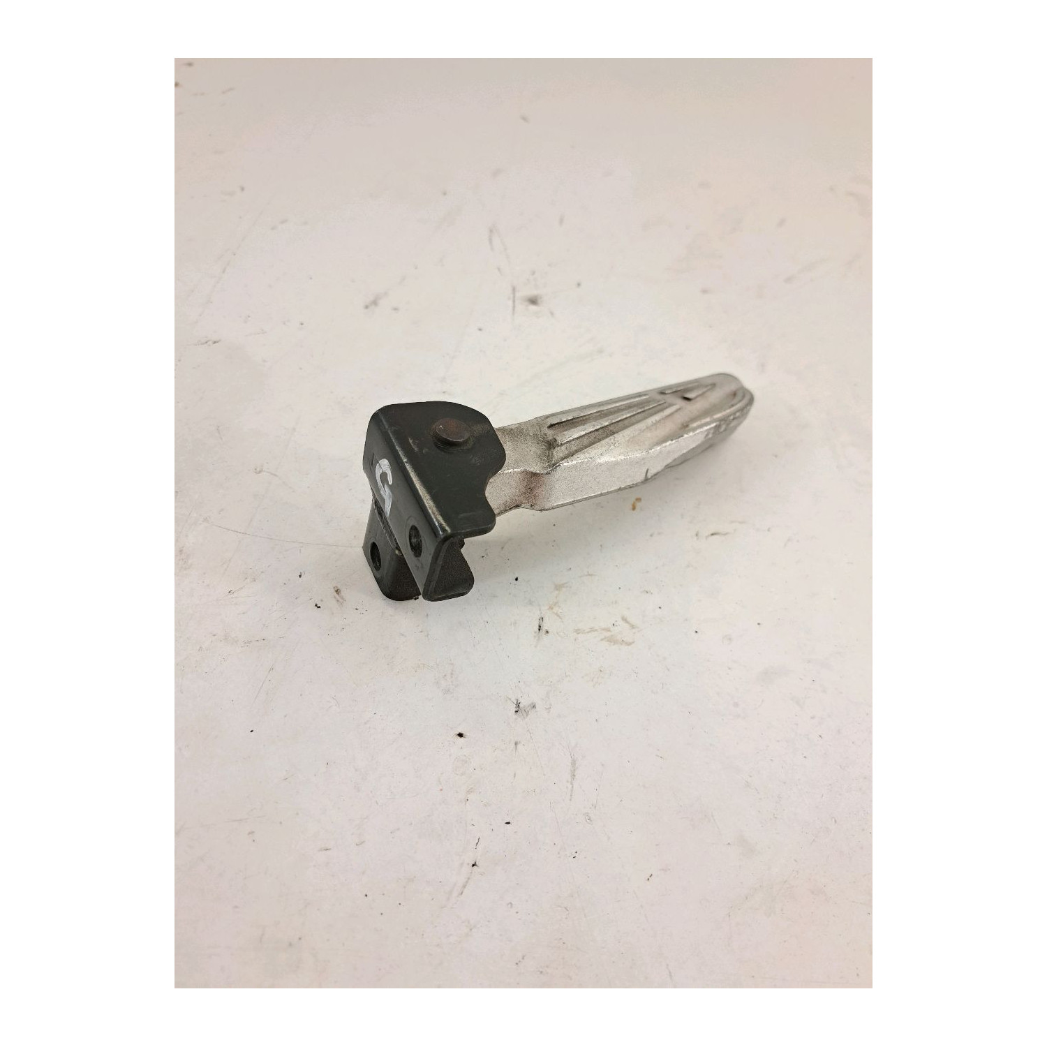 Repose pied arrière gauche  pour SYM FIDDLE 3 125