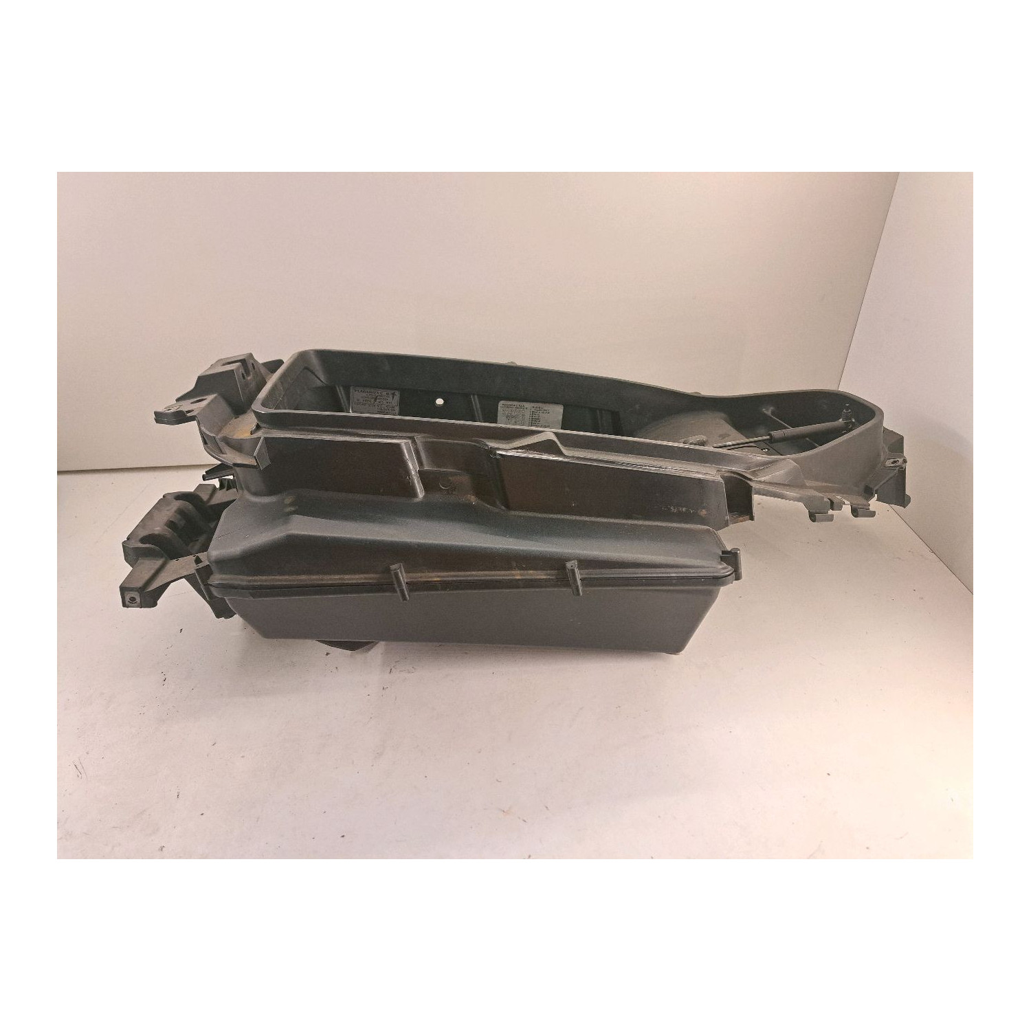 Coffre sous selle  pour PIAGGIO X9 125