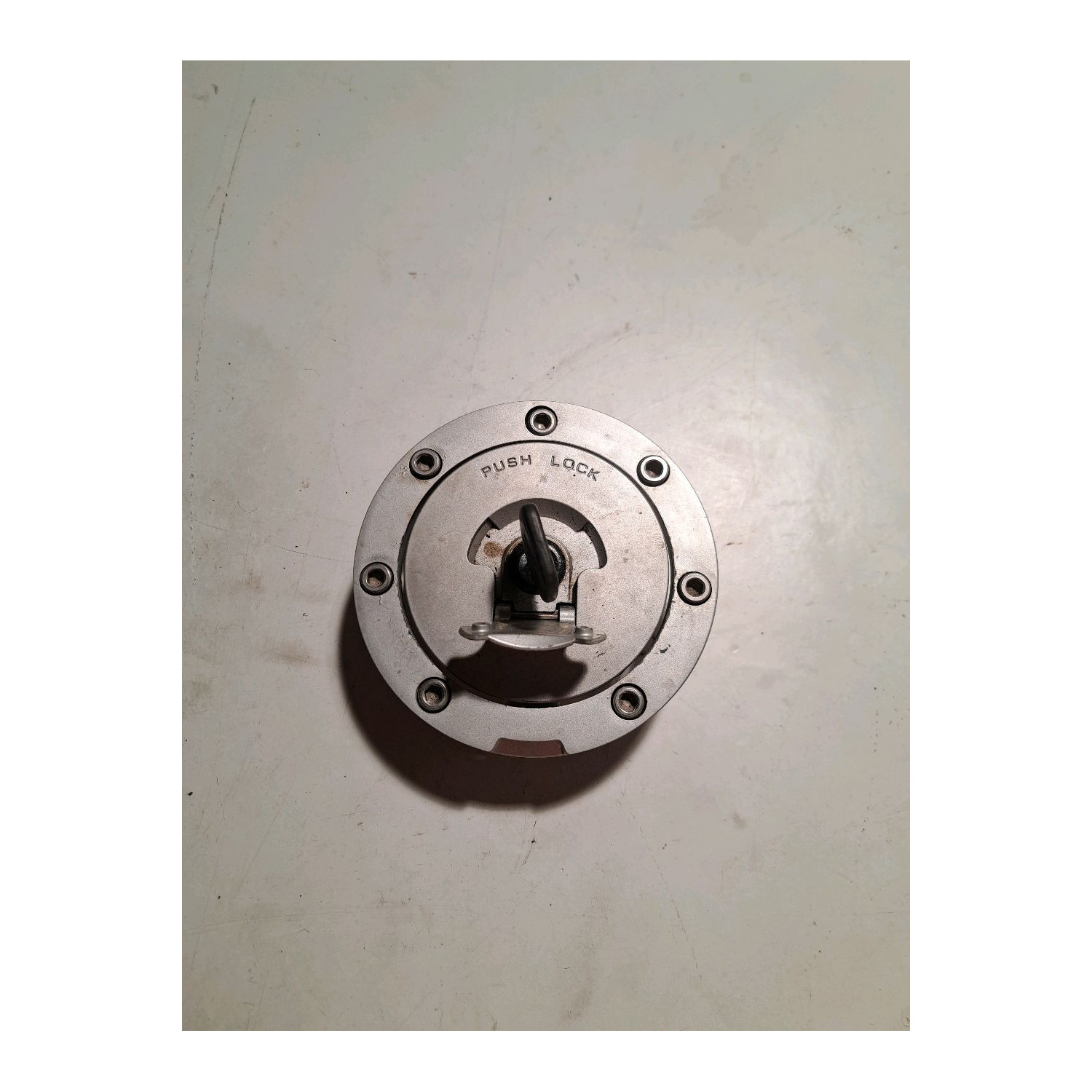 Bouchon ou trappe de réservoir  pour HONDA CBR 1000 F